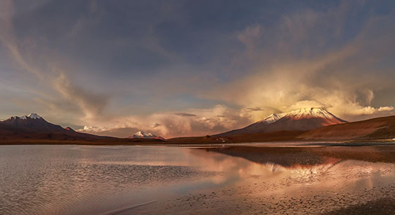 Salar de Uyuni Lagunas Alto Andinas Con hostal de sal